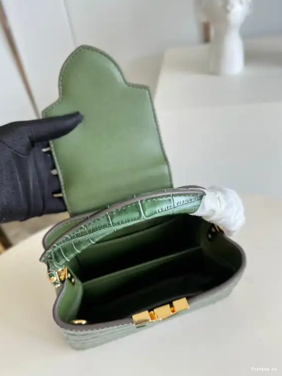 Frstbag ru VUITTON LOUIS MINI CAPUCINES 0510